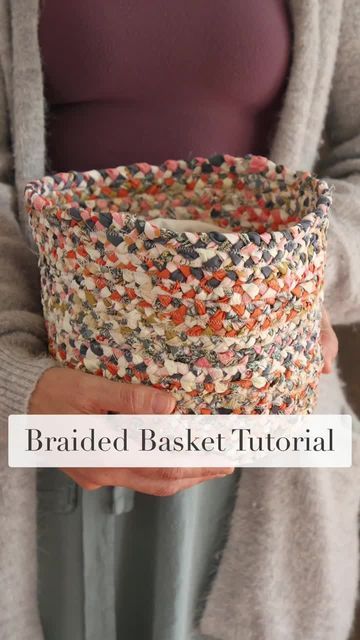 Art Gallery Fabrics® on Instagram: "Back by popular request….we’ve updated our woven braided basket with a comprehensive video tutorial!🤩 Featuring fresh picked prints from Bundle Up - Prairie Edition this quick and easy braided basket is a great way to use up all those scraps laying around in your sewing room. Find the full tutorial on our YouTube channel in bio🔗.⁠ ⁠ ⁠ ⁠ ⁠ ⁠ ⁠ ⁠ ⁠ #ArtGalleryFabrics #DIYBaskets #BraidedBasket #SewingProject #FabricAddict #Fabrics #FabricLovers #CraftersOfInst Braided Basket, Weaving Diy, Basket Weaving Diy, Fabric Baskets, Art Gallery Fabrics, Sewing Room, Modern Quilts, Fabric Scraps, Video Tutorial