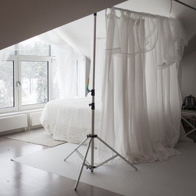 Indoor Photography Studio Setup, Small Photography Studio Setup, Photography Studio Interior Design, Small Photography Studio, Studio Remodel, Photography Studio Spaces, Home Photo Studio, Photography Studio Setup, Home Studio Photography