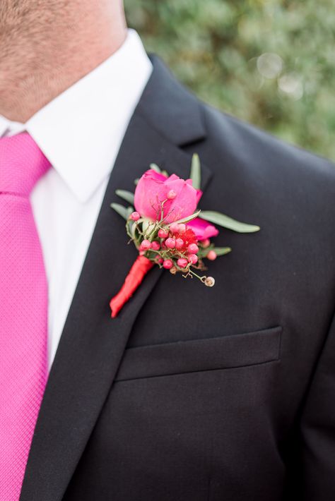 Lush Wedding Inspiration with a Bougainvillea Backdrop ⋆ Ruffled Pink Glam Wedding, Prom Color Ideas, Pink Groomsmen, Bright Pink Wedding, Homecoming Flowers, Pink Boutonniere, Boutonnieres Prom, Bright Wedding Colors, Lush Wedding