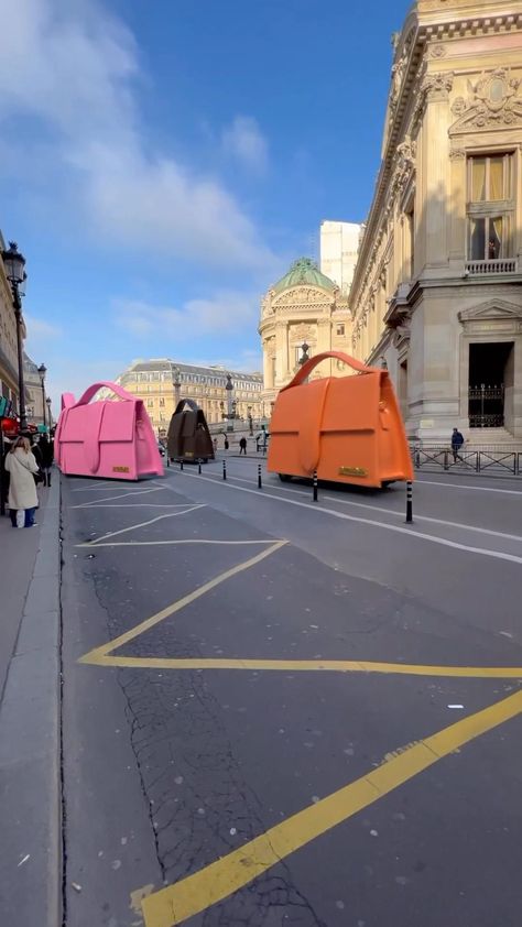 Jacquemus Bags, Jacquemus Bag, Vogue France, Motion Design Video, Street Marketing, 3d Video, Motion Graphics Design, Creative Video, Creative Ads