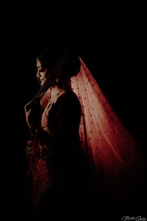 Photo of Modern shadow bridal portrait शादी की तस्वीरें, Indian Bride Poses, Indian Bride Photography Poses, Indian Wedding Poses, Bride Photos Poses, Marriage Photography, Pengantin India, Indian Wedding Photography Couples, Bridal Photography Poses