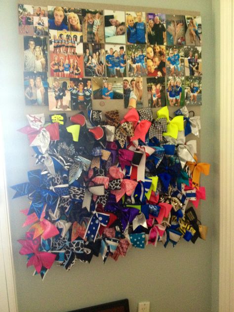 I Really Like To Cheer — betterwerk: abbiemaexo: New and Improved :)... Cheerleader Room, Cheerleading Bedroom, Cheer Room Decor, Cheer Room, Cheer Wall, High School Cheerleader, Cheer Photo, School Cheerleader, Cute Cheer Bows