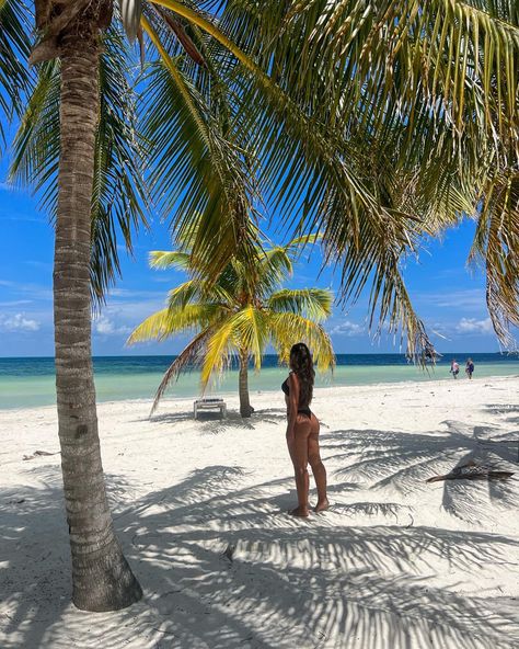 Cayo blanco Cuba 🐚🥥 Cuban Summer Aesthetic, Cuban Beach Aesthetic, Cuba Photo Ideas, Cuba Travel Aesthetic, Cuba Vacation Aesthetic, Cuba Picture Ideas, Cuba Beach Aesthetic, Cuba Aesthetic, Cuba Beach