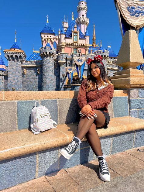 Disney Fall Outfit, Fall Disney Outfits, Converse Platforms, Fall Disney, Disney Fall, Sleeping Beauty Castle, Disney Outfit, Platform Converse, Brown Fall