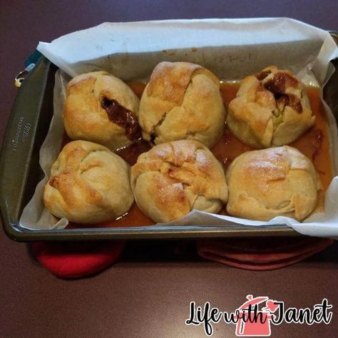 Bisquick Apple Dumplings Bisquick Recipes Biscuits, Cinnamon Roll Apple Pie, Apple Dumpling Recipe, Make Brown Sugar, Dumpling Filling, Bisquick Recipes, Apple Dumplings, Apple Filling, Family Eating