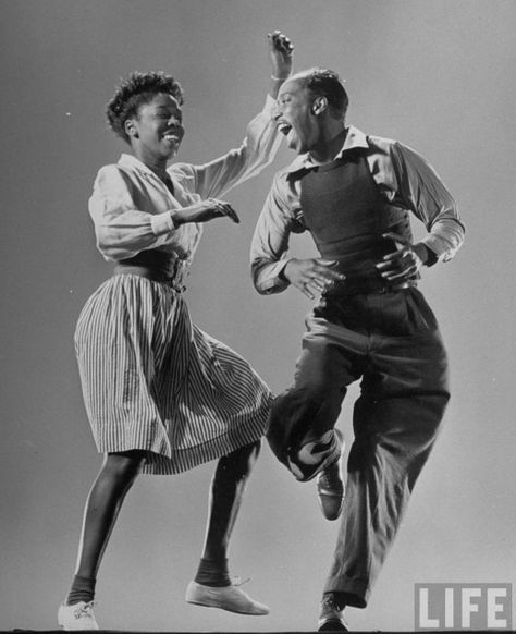 Vintage Dancing #swing #1940s #lindy #hop #dance #vintage Gjon Mili, Vintage Dance, Jitterbug, Lindy Hop, Swing Dancing, Mae West, Gene Kelly, Shall We Dance, People Dancing