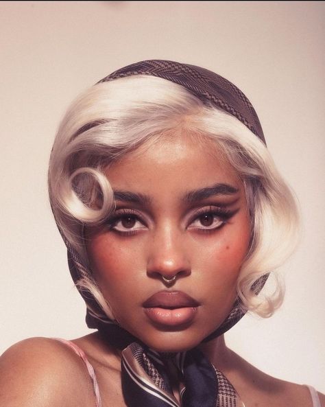 Kali Ledger, Different Hair Textures, Starfield Library, 90s Makeup Look, Vintage Makeup Looks, 60s Makeup, Exclusive Club, Different Hair, Black Women Makeup