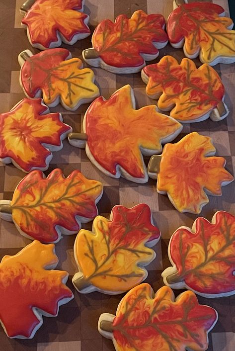 Fall Leaf Cutout Cookies, Autumn Leaves Cookies Decorated, Leaf Cookies Decorated Buttercream, Leaf Shaped Cookies, Royal Icing Fall Leaves, Autumn Leaves Cookies, Autumn Leaf Cookies, Maple Leaf Cookies Decorated, Thankful Cookies Decorated