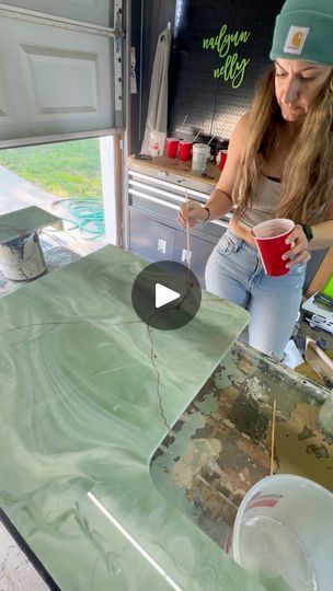 Colorful Epoxy Countertop, Epoxy Backsplash, Green Onyx Countertop, Epoxy Kitchen Countertops, Diy Epoxy Countertop, Green Onyx Kitchen, Onyx Countertops, Green Countertops, Epoxy Paint