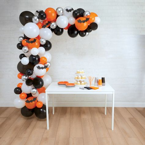 10ft. Halloween Balloon Garland by Celebrate It™ | Michaels Orange And Black Balloon Garland, Halloween Balloon Garland, Spooky Cake, Vintage Halloween Party, Halloween Balloon, Black Balloon, Orange Balloons, Halloween Balloons, Halloween Baking