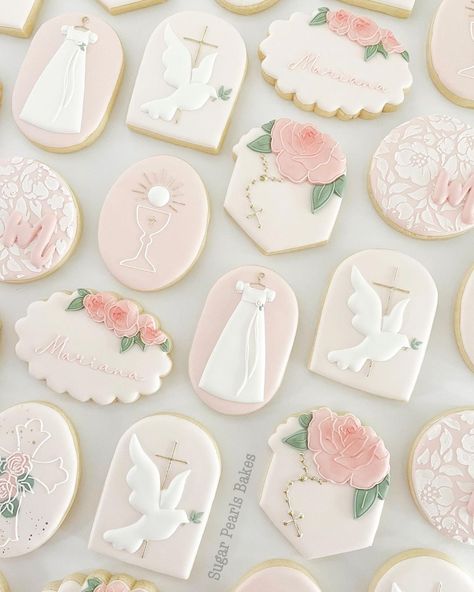 Pamoda | First Holy Communion cookies 🕊️. Dove design by @sweetlifecookieco . . . . #firstcommunioncookies #religiouscookies #winnipegcookies… | Instagram First Holy Communion Cookies, Holy Communion Cookies, First Communion Cookies, Christening Cookies, Baptism Cookies, First Communion Decorations, Communion Decorations, First Communion Party, Crazy Cookies