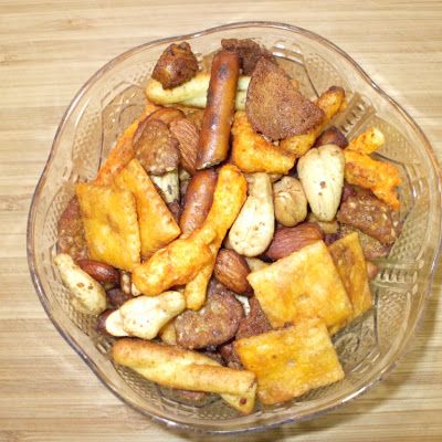 Pub Mix Recipe Snacks, Pub Mix Recipe, Pub Mix, Party Mix Recipe, Pub Party, Snack Mixes, Bbq Ideas, Party Mix, Chex Mix