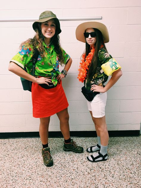 Tourist outfits Tourist Dress Up Day, Tourist Outfit Spirit Week, Tacky Tourist Outfit, Tacky Tourist Costume, Tourist Halloween Costume, Hawai Party, Tourist Costume, Tacky Tourist, Tourist Outfit