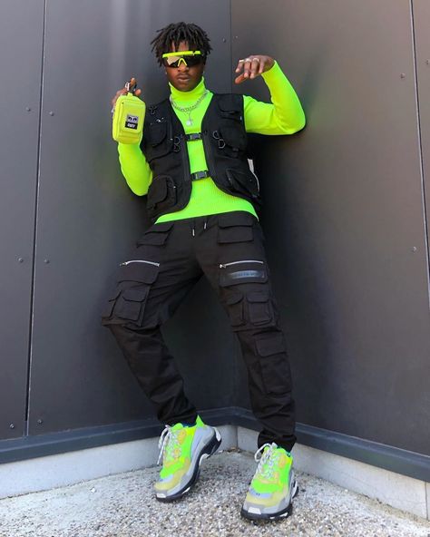 The best Streetwear and Dark Streetwear outfits and ideas from Instagram Neon Outfits Men, Retro Fashion Photography, Sports Wear Fashion, Drippy Outfit, Neon Outfits, Black Men Street Fashion, Outfits Hombre, Dope Outfits For Guys, Men Street Fashion