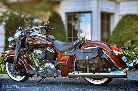 My 2017 Indian Chief Classic Vintage Custom Cruiser Motorcycle - Longueuil, Québec 🇲🇶 Indian Chief Motorcycle, Indian Chief Classic, Indian Cycle, Vincent Black Shadow, Indian Motors, Vintage Indian Motorcycles, Harley Davidson Knucklehead, Harley Davidson Model, Classic Harley Davidson