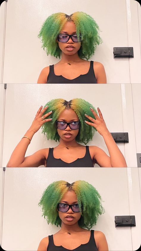 Blonde And Green Hair Black Women, Green Curly Hair Black Women, Hair Black Women, Hair Curls, Dyed Hair Inspiration, Dyed Natural Hair, Pretty Hair Color, Girls Hairstyles Braids, Natural Hair Styles Easy