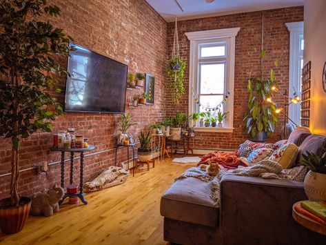 Exposed Brick Apartment, Brick Apartment, Dwelling Place, Living Single, Cozy Places, Cool Room Decor, Diy Living Room Decor, Living Place, Cozy Place