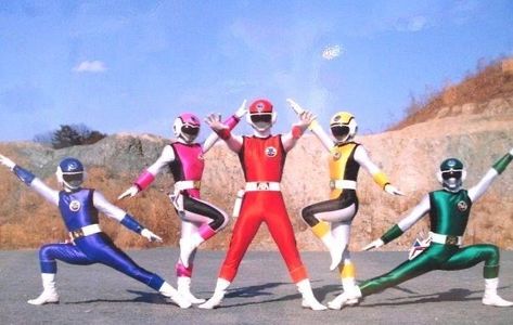 Power Ranger Photoshoot, Super Sentai Pose, Sentai Pose, 5 Cartoon Friends, 4 Cartoon Friends, Funny Group Pictures, Superhero Photoshoot, Squad Pic, Funny Group Photos