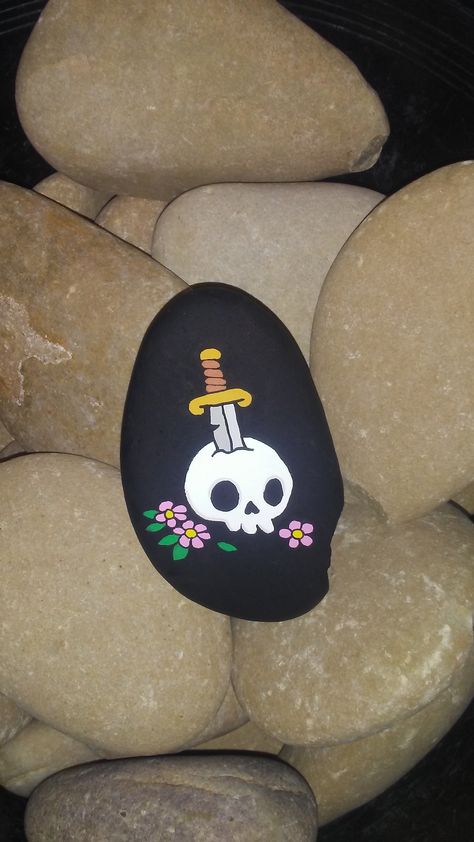 Witchy Rock Painting Ideas, Cute Skull Painting, Horror Movie Rock Painting, Skeleton Painted Rocks, Plankton Rock Painting, Goth Rock Painting, Witchy Rock Painting, Skull Rock Painting, Skull Painting Easy