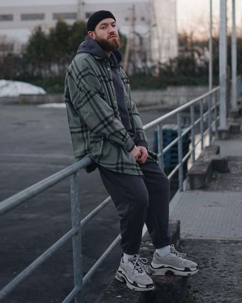 Winter outfits for men 16 ideas: Streetwear styles 2023 - 2024 - mens-club.online Rainy Day Outfit Men, Male Attire, Winter Outfits For Men, Cozy Dress Outfit, Mens Winter Fashion Outfits, Men's Streetwear, Trendy Boy Outfits, Streetwear Styles, Mens Casual Outfits Summer