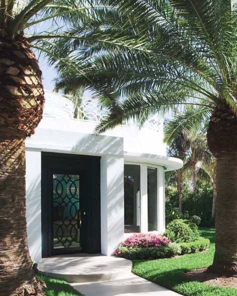 https://www.1stdibs.com/blogs/the-study/front-doors/?utm_term=hero Miami Art Deco Interior, French Art Deco Interior, Art Deco Architecture Interior, Art Deco Miami, Art Deco Exterior, Beach Art Deco, Modern Entrance Door, Miami Art Deco, Miami Houses