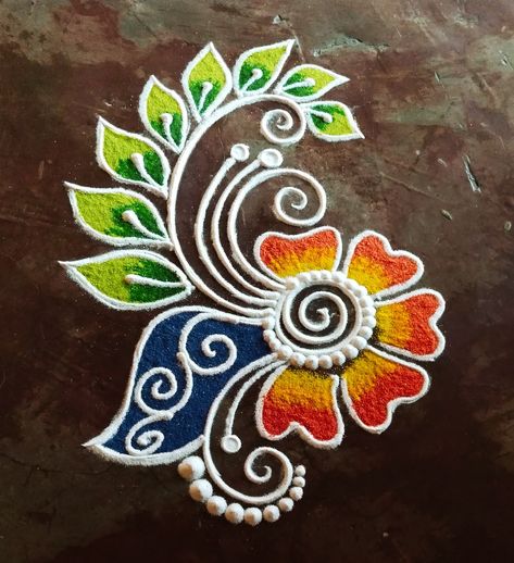 Rangoli Designs For Daily Use, New Small Rangoli Designs, Small Free Hand Rangoli, Rangoli Images, Round Mehndi, Margali Kolam, Diwali Rangoli Design, Rangoli Design For Diwali, Rangoli Designs For Diwali