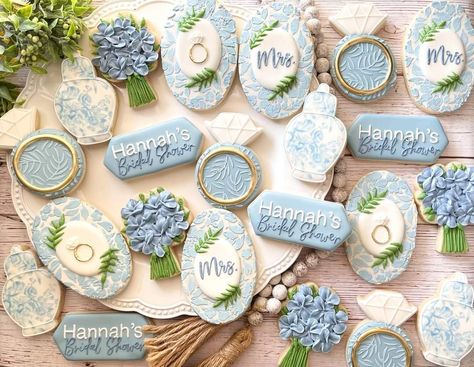 Something Blue Cookies, Blue Bridal Shower Cookies, Engagement Party Cookies, Fondant Biscuits, Beach Engagement Party, Wedding Cookies Decorated, Bridesmaids Luncheon, Wedding Shower Cookies, Happy Ideas