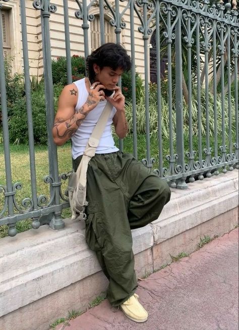 Guy Outfit Ideas Aesthetic, Guys In Streetwear, Mens Baggy Street Style, Carhartt Carpenter Pants Outfit, Y2k Skater Outfits Men, Campy Fashion Men, Baggy Clothes Outfit Men Street Styles, Stylish Guy Outfits, Men’s Baggy Outfit