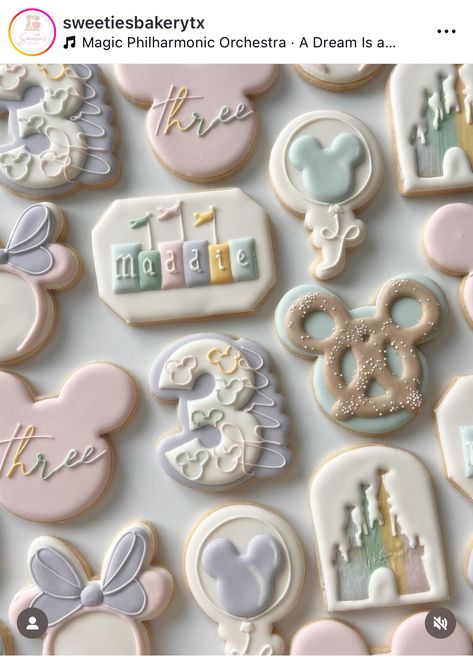 Vintage Disneyland Cookies, Disney Birthday Cookies, Disney Sugar Cookies, Disneyland Cookies, Mickey Sugar Cookies, Birthday Cookies Decorated, No Bake Sugar Cookies, Disneyland Birthday, Princess Cookies