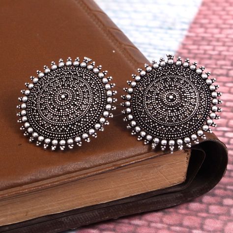 Oxidised Jewelry, Earrings Jhumka, Oxidized Silver Earrings, Oxidised Silver Jewelry, Indian Jewelry Earrings, Antique Jewellery Designs, Antique Silver Jewelry, Silver Jewellery Indian, Indian Jewellery Design Earrings