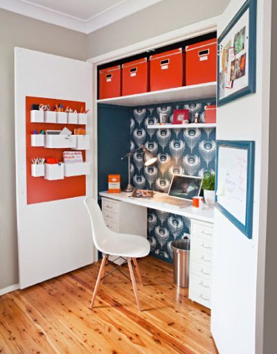 Office in a cupboard BHG sept 2016 Ideas Armario, Closet Desk, Clever Closet, Home Office Closet, Office Closet, Tiny Office, Closet Office, Office Nook, Office Guest Room