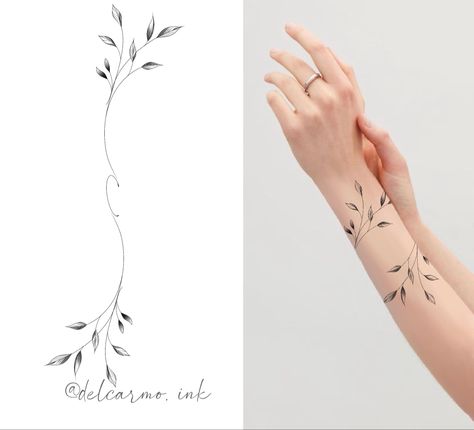 Inspiração de tatuagem feminina bracelete Floral Vine Tattoos, Flower Bracelet Tattoo, Bracelet Tattoos For Women, Watercolor Tattoo Sleeve, Art Inspired Tattoos, Avengers Drawings, Animal Tattoo Ideas, Boho Tattoos, Armband Tattoo Design