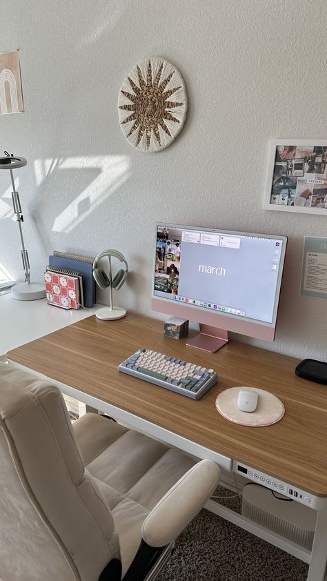 college desk setup aesthetic Med School Desk Setup, Med School Student, Med School Study, College Desk, Desk Chair Comfy, Cable Management Box, Student Desks, University Of Colorado, Med Student