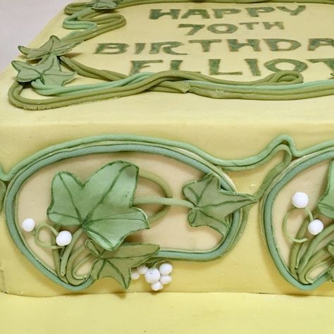 Art nouveau cake Art Nouveau Cake, Vine Cake, Art Nouveau Wedding, Woods Wedding, Nouveau Wedding, Art Nouveau Weddings, Wedding In The Woods, Wedding Cake, Sweet Tooth