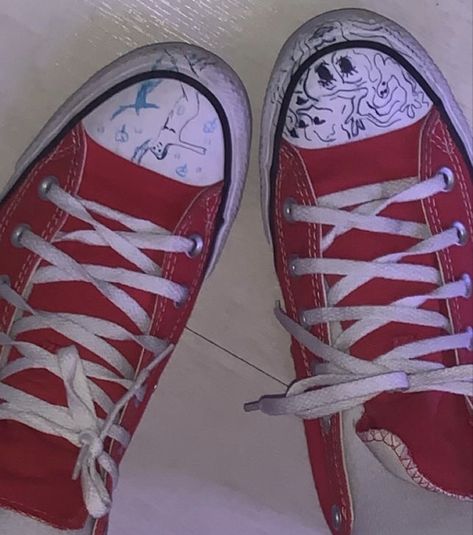 Paper Girls, Robin Buckley, Red Converse, Stranger Things, Converse, Red