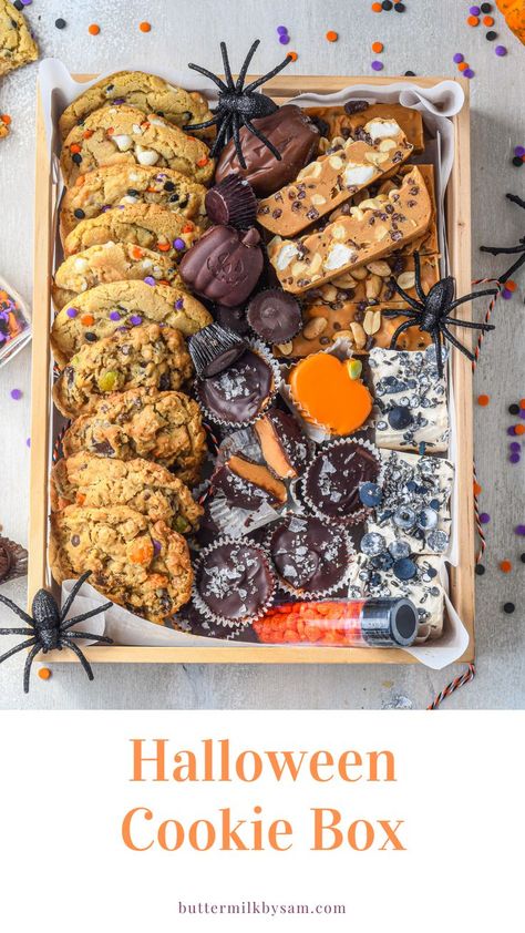 cookie box filled with halloween themed goodies: cookies, fudge, fudge chocolate cups, marshmallows and candies Two Ingredient Fudge, Fudge Homemade, Cookies White Chocolate, Cookie Gift Boxes, Creamy Fudge, Caramelized White Chocolate, Postres Halloween, Christmas Cookie Box, Fudge Chocolate