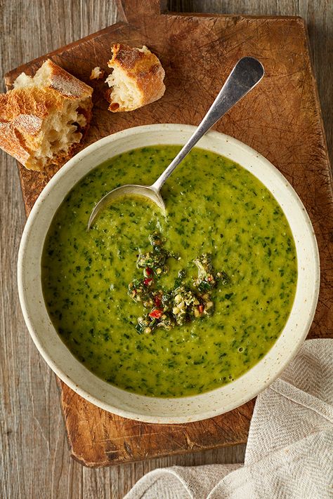 Pesto Food, Pesto Soup, Zucchini Soup Recipes, Lenten Recipes, Broccoli Pesto, Soup Ideas, Zucchini Soup, Spinach Soup, Wellness Recipes