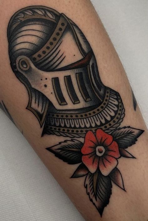 Knight Helmet Tattoo, Traditional Tattoo Black And White, Historical Tattoos, Abstract Tattoo Ideas, Helmet Tattoo, Traditional Tattoo Inspiration, American Traditional Tattoo Ideas, Traditional Tattoo Ideas, Knight Helmet