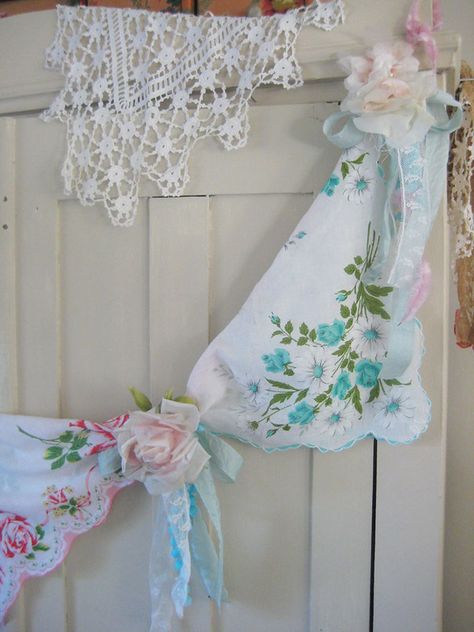 Antique Handkerchief Crafts, Handkerchiefs Crafts, Vintage Handkerchiefs Crafts, Pastel Cottage, Handkerchief Crafts, Crafts Vintage, Garland Ideas, Art Retreats, Vintage Hankies