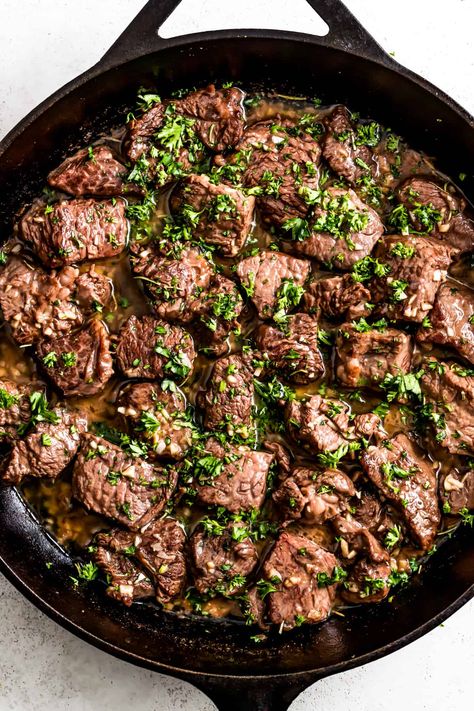 Ready in 20 minutes, these juicy garlic butter steak bites with aromatic butter and hints of rosemary are fancy enough for special occasions but easy enough for a weeknight dinner. Butter Steak Bites Recipe, Parmesan Carrots, 2023 Meals, Broccoli Sausage, Bourbon Steak, Beef Barbacoa, Garlic Butter Steak Bites, Butter Steak Bites, Steak Dinner Recipes