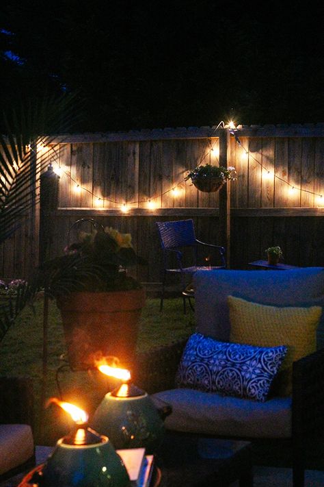 Lights On Fence, Patio Layout Design, Outdoor Lighting Design, Diy Outdoor Lighting, Patio Layout, Patio String Lights, Fence Lighting, Backyard Entertaining, Backyard Lighting