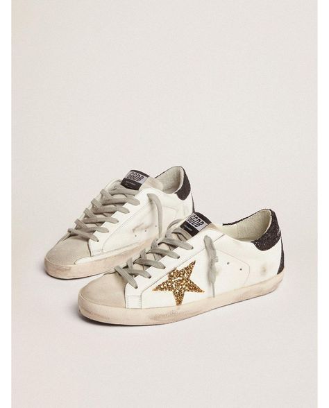 Gold Goose Sneakers, Gold Star Shoes, Black Glitter Heels, Skor Sneakers, Dr Closet, Preppy Shoes, Gold Girl, Exclusive Sneakers, 2023 Vision