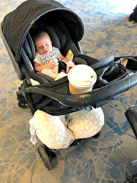 Flying With An Infant, Tips For Flying, Cute Desk Chair, Easy Healthy Smoothies, Lifestyle Newborn Photography, Lifestyle Newborn, Comfy Chairs, Traveling With Baby