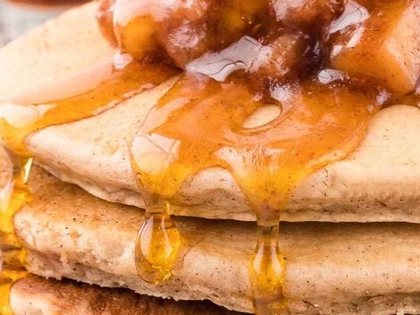 Fluffy Apple Pie Pancakes: All the Flavors of Apple Pie, But for Breakfast - NewsBreak Homemade Apple Sauce, Apple Pie Pancakes, Apple Cheesecake Bars, Caramel Apple Cheesecake Bars, Thanksgiving Desserts Table, Homemade Apple Pie, Caramel Apple Cheesecake, Apple Cheesecake, Apple Pancakes