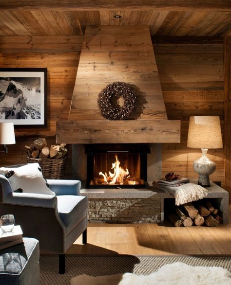 Ski Chalet Interior, Chalet Living Room, Mountain Interiors, Gorgeous Fireplaces, Chalet Interior, Chalet Design, Luxury Ski Chalet, Easy Decor, Chalet Style