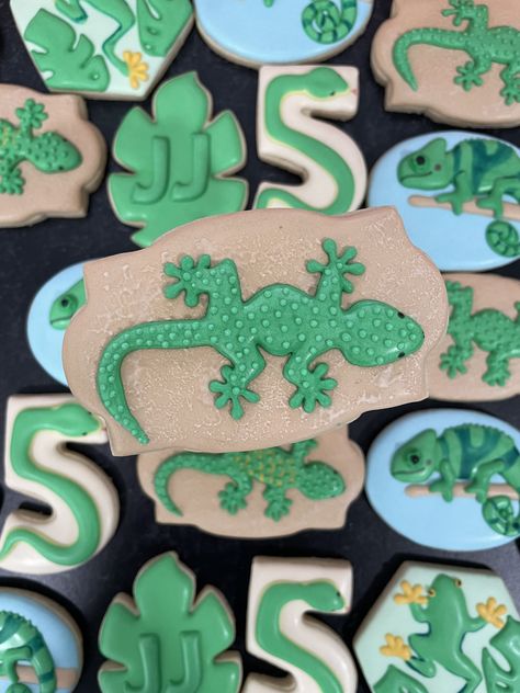 Lizard Cookies Decorated, Reptile Decorated Cookies, Gecko Birthday Party, Number 5 Cookies, Lizard Cookies, Gecko Cookies, Snake Cookies, Reptile Cookies, Lizard Party