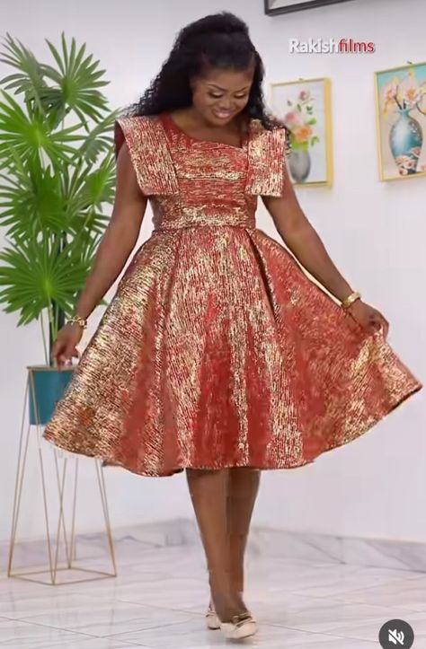 Alluring flare gown styles you should consider. - Stylish Naija Short Flare Gown Styles, Short Gowns Classy, Kampala Gown Styles For Ladies, Flare Gown Styles, Dress For Chubby Ladies, Dress For Chubby, Fancy Short Dresses, Stylish Naija, Short African Dresses