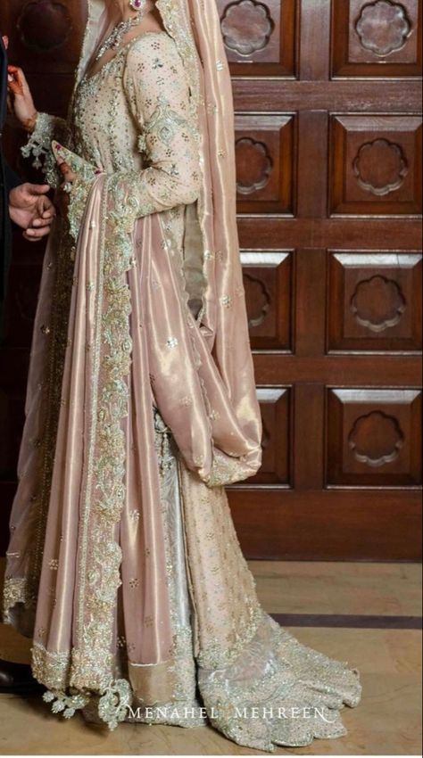 Menahel And Mehreen, South Asian Wedding Dress, Valima Dress, New Bridal Dresses, Nikkah Outfit, Valima Bride, Pakistani Bridal Couture, Bridal Hijab Styles, Desi Fits