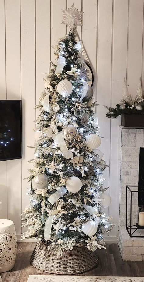 Decorated Pencil Christmas Trees Ideas, Pencil Trees Decorated, Neutral Pencil Christmas Tree, Narrow Christmas Tree Ideas, Small Tree Decorating Ideas, Pencil Christmas Tree Decorated, Slim Christmas Tree Decorated, White And Champagne Christmas Tree, Nude Christmas Tree