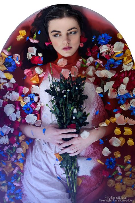 Lying In Bathtub Reference, Feminism Photoshoot Ideas, Saucy Poses, Blood Bath Photography Tubs, Flower Bath Photoshoot, Lying In Flowers, Lying In Water, Feminism Photography, Sea Portrait